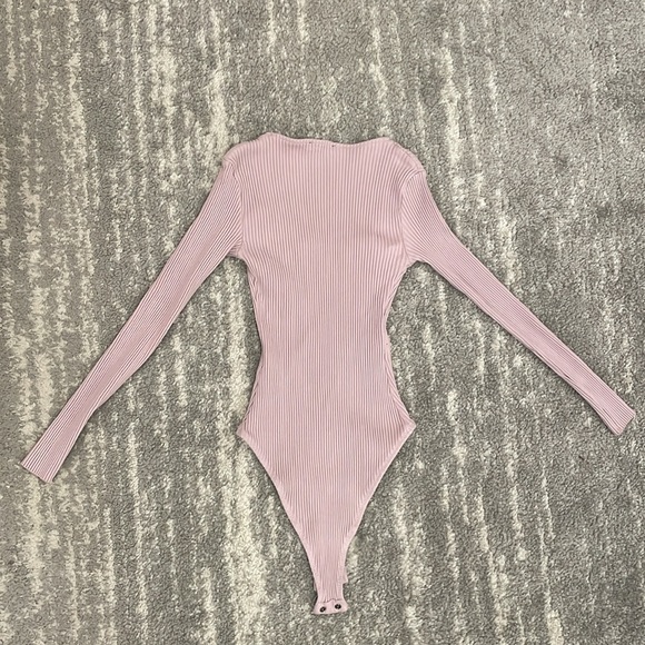 ZARA Tops Long Sleeve Ribbed Lilac Scoop-Neck Bodysuit - Picture 2 of 2